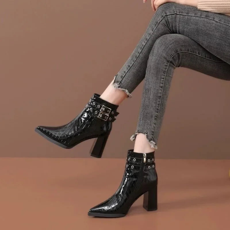 JESSIE - Hög Sko Dam